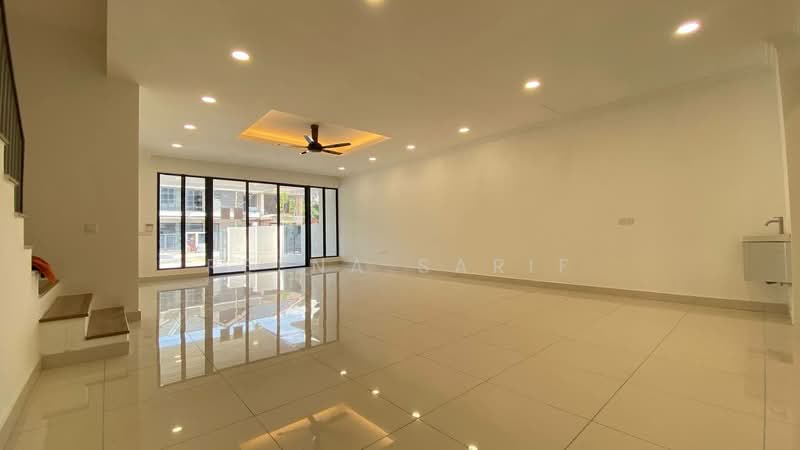 Rumah Teres 2 Tingkat untuk Dijual di Shah Alam (Selangor) - Reena Sarif - Living Room - PropertyGuru.com.my
