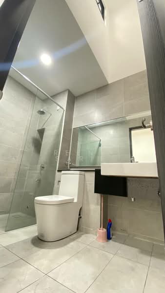Rumah Teres 2 Tingkat untuk Dijual di Shah Alam (Selangor) - Reena Sarif - Bathroom - PropertyGuru.com.my