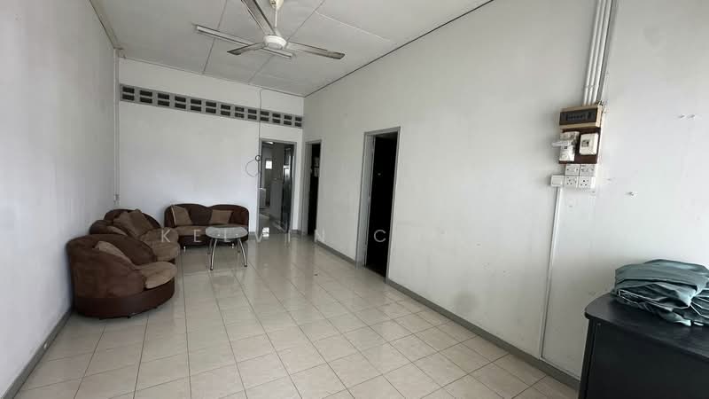 1-storey Terraced House for Rent in Taman Canning (Ipoh) - Kelvin Chong - Living Room - PropertyGuru.com.my