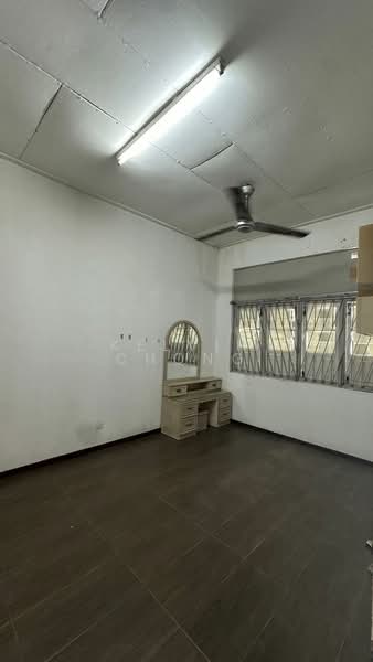 1-storey Terraced House for Rent in Taman Canning (Ipoh) - Kelvin Chong - Bedroom - PropertyGuru.com.my
