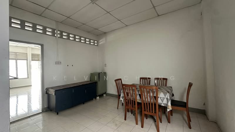 1-storey Terraced House for Rent in Taman Canning (Ipoh) - Kelvin Chong - Dining Room - PropertyGuru.com.my