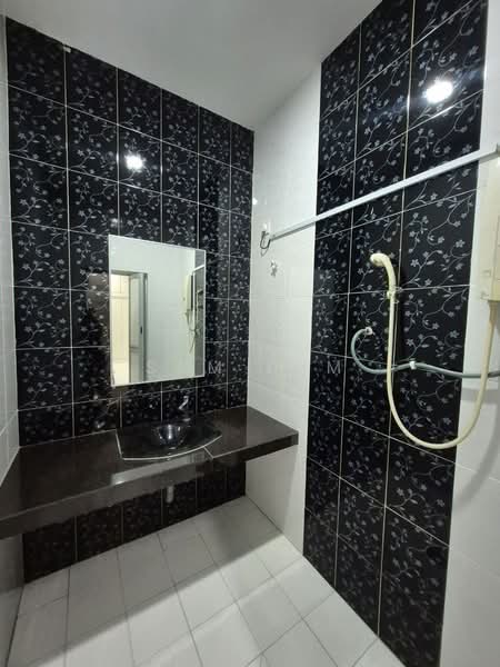 1-storey Terraced House for Sale in Taman Canning (Ipoh) - Sam Lam - Bathroom - PropertyGuru.com.my
