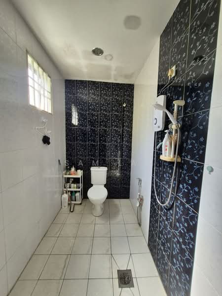 1-storey Terraced House for Sale in Taman Canning (Ipoh) - Sam Lam - Bathroom - PropertyGuru.com.my
