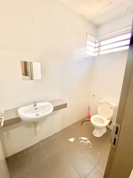 Semi-Detached House for Sale in Nilai (Negeri Sembilan) - Baxter Lim - Bathroom - PropertyGuru.com.my