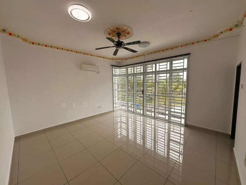 Banglo Pautan untuk Dijual di Taman Mutiara Rini (Skudai) - Bernice Gan - Living Room - PropertyGuru.com.my
