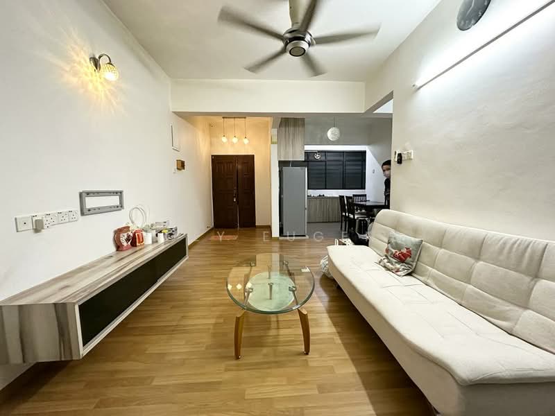 Pangsapuri untuk Dijual di Taman Jelutong - Poey Eugene - Living Room - PropertyGuru.com.my
