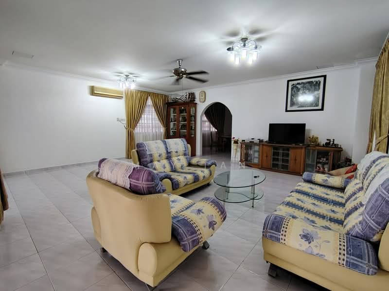 Semi-Detached House for Sale in Taman Sri Kluang (Kluang) - May Tan - Living Room - PropertyGuru.com.my