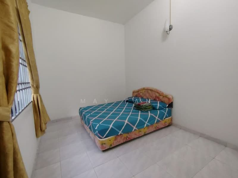 Semi-Detached House for Sale in Taman Sri Kluang (Kluang) - May Tan - Bedroom - PropertyGuru.com.my