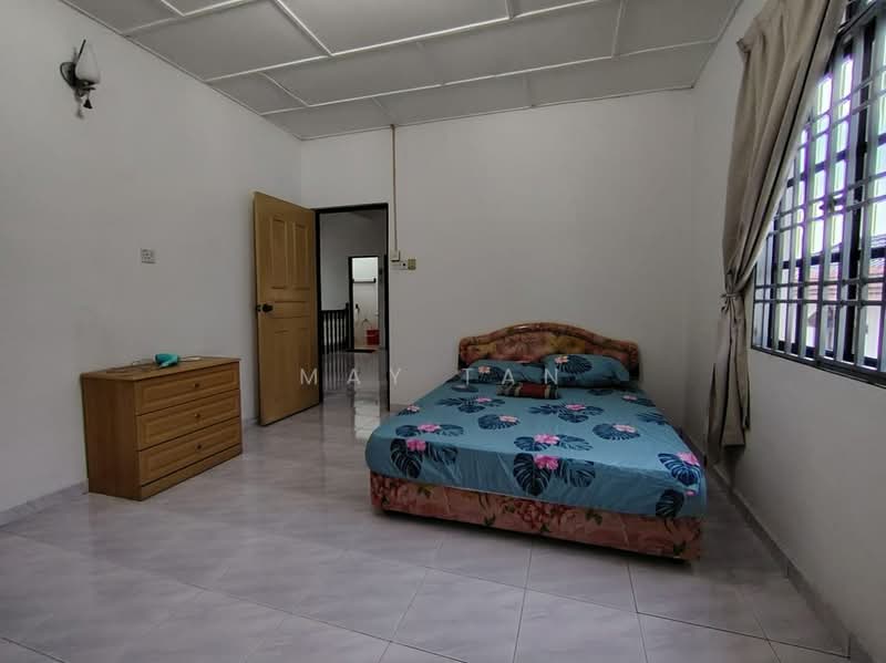 Semi-Detached House for Sale in Taman Sri Kluang (Kluang) - May Tan - Bedroom - PropertyGuru.com.my