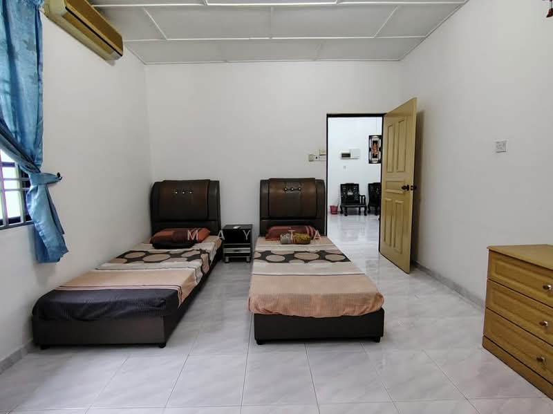 Semi-Detached House for Sale in Taman Sri Kluang (Kluang) - May Tan - Bedroom - PropertyGuru.com.my