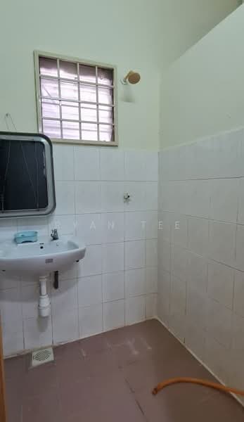 Townhouse for Sale in Taman Wangsa Permai (Kepong) - Ryan Tee - Bathroom - PropertyGuru.com.my
