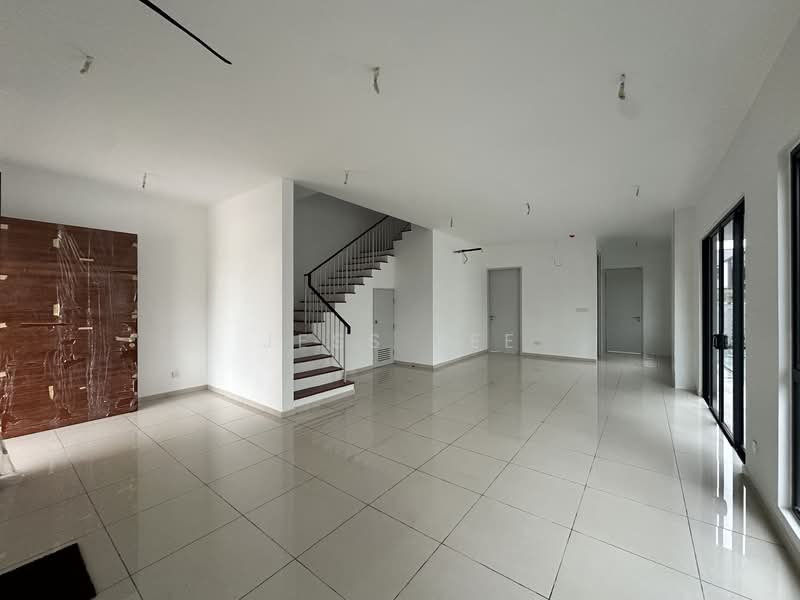 Semi-Detached House for Sale in Shah Alam (Selangor) - Jess Tee - Living Room - PropertyGuru.com.my