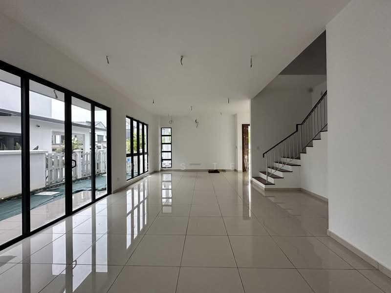 Semi-Detached House for Sale in Shah Alam (Selangor) - Jess Tee - Living Room - PropertyGuru.com.my