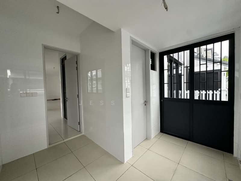 Semi-Detached House for Sale in Shah Alam (Selangor) - Jess Tee - Entrance - PropertyGuru.com.my
