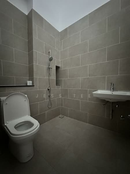 Semi-Detached House for Sale in Shah Alam (Selangor) - Jess Tee - Bathroom - PropertyGuru.com.my