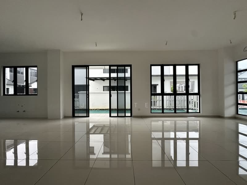 Semi-Detached House for Sale in Shah Alam (Selangor) - Jess Tee - Living Room - PropertyGuru.com.my