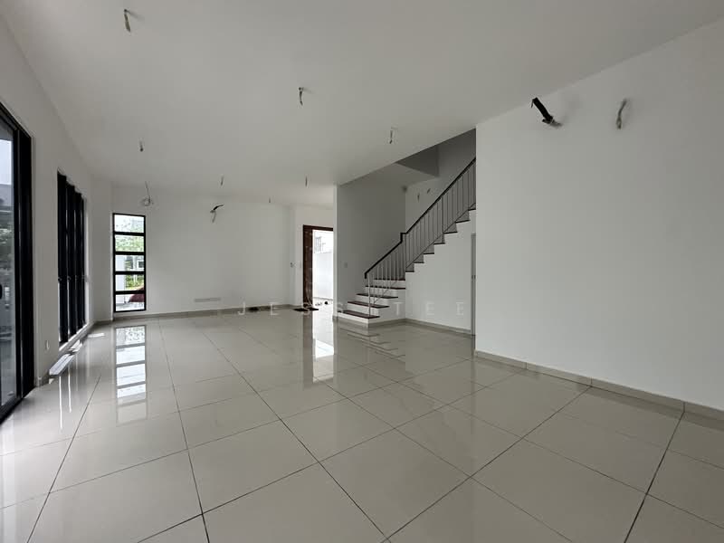 Semi-Detached House for Sale in Shah Alam (Selangor) - Jess Tee - Living Room - PropertyGuru.com.my