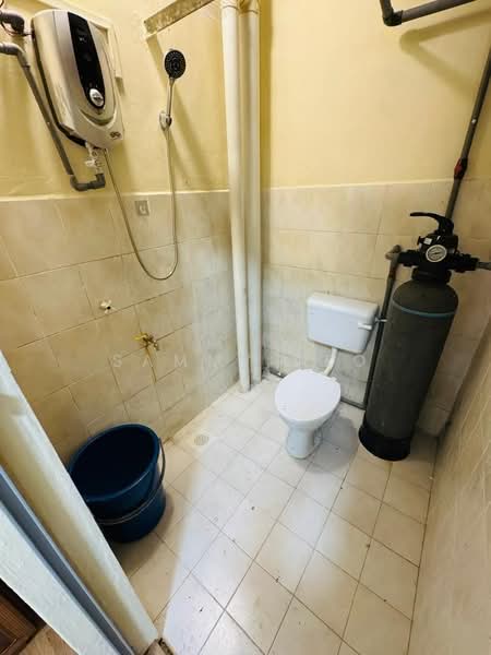 Flat for Rent at Taman Tampoi Utama Flat - SAMMY TEO - Bathroom - PropertyGuru.com.my