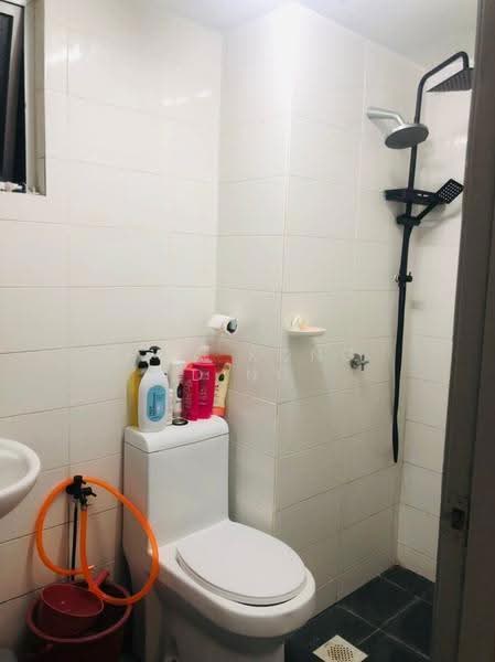 Kediaman Servis untuk Dijual di Silk Residence - Hwa Kong Ding - Bathroom - PropertyGuru.com.my