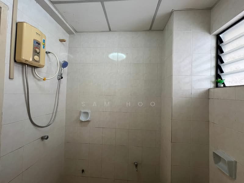 Condominium for Sale at Pelangi Kondominium (Sentul) - Sam Hoo - Bathroom - PropertyGuru.com.my