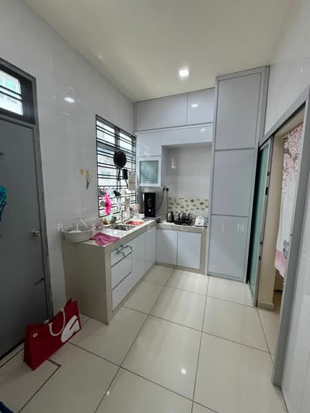 2-storey Terraced House for Sale in Taman Pulai Jaya (Kulai) - Pierre Chin - Kitchen - PropertyGuru.com.my