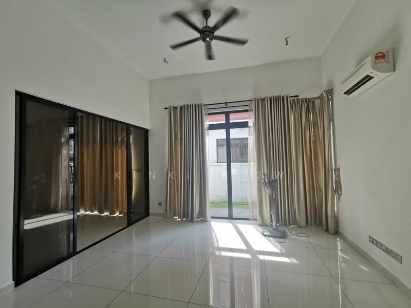 Cluster House for Sale in Horizon Hills (Iskandar Puteri (Nusajaya)) - Kinki Teow - Living Room - PropertyGuru.com.my