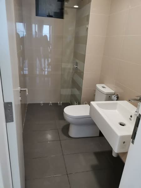 Kediaman Servis untuk Dijual di United Point (Residensi Berpadu) - Sam Hoo - Bathroom - PropertyGuru.com.my
