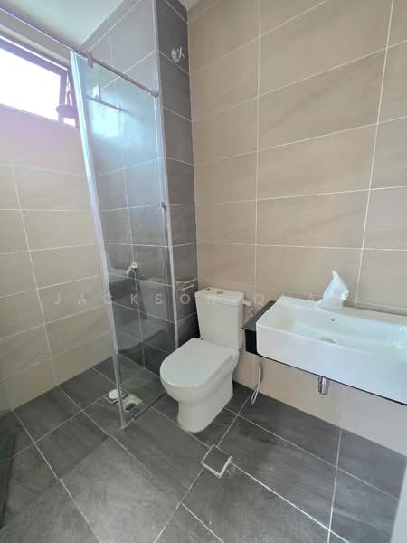 Semi-Detached House for Sale in Taman Sutera Utama (Skudai) - Jackson Quah - Bathroom - PropertyGuru.com.my