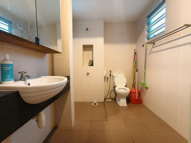 2-storey Terraced House for Sale in Taman Nusa Idaman (Iskandar Puteri (Nusajaya)) - Katherine Low - Bathroom - PropertyGuru.com.my