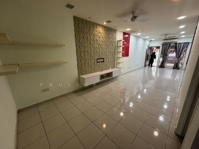 Townhouse for Rent in Batu Caves (Selangor) - Pauline Chong - Living Room - PropertyGuru.com.my
