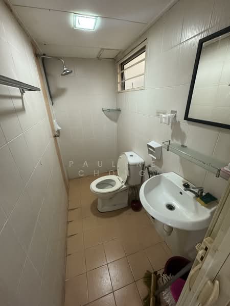 Townhouse for Rent in Batu Caves (Selangor) - Pauline Chong - Bathroom - PropertyGuru.com.my
