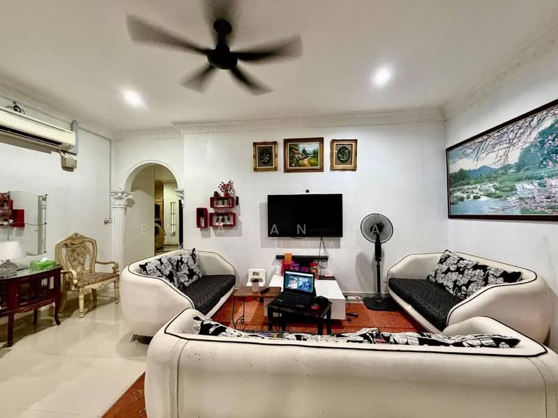 Rumah Banglo untuk Dijual di Sungai Buloh (Selangor) - Keasavan Hari Krishnan - Living Room - PropertyGuru.com.my