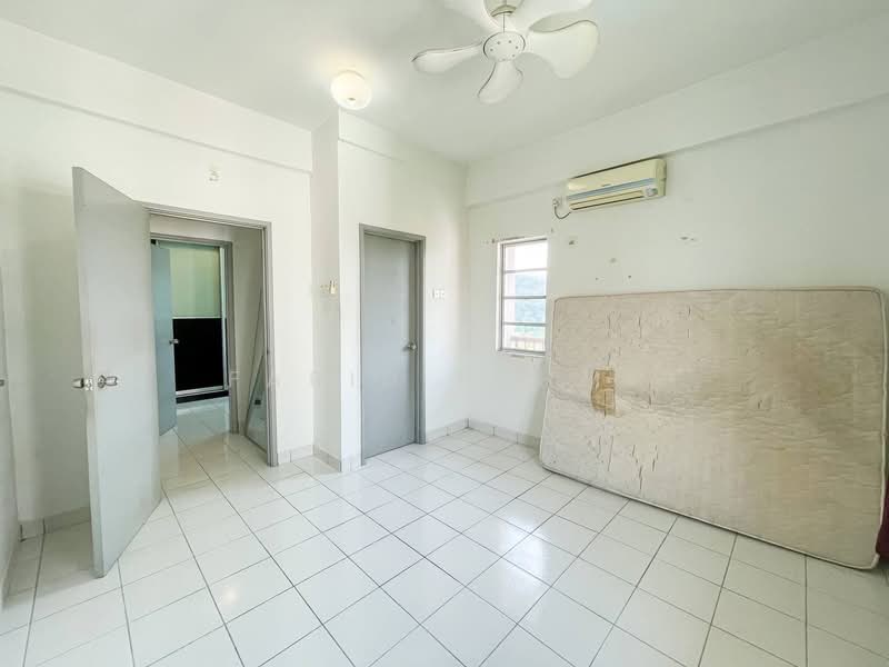 Condominium for Sale at Saujana Aster - Farid Fahmi - Bedroom - PropertyGuru.com.my