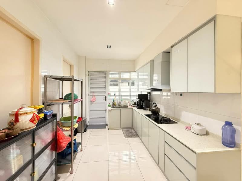 Cluster House for Sale in Setia Tropika (Johor Bahru) - Erica Ho - Kitchen - PropertyGuru.com.my