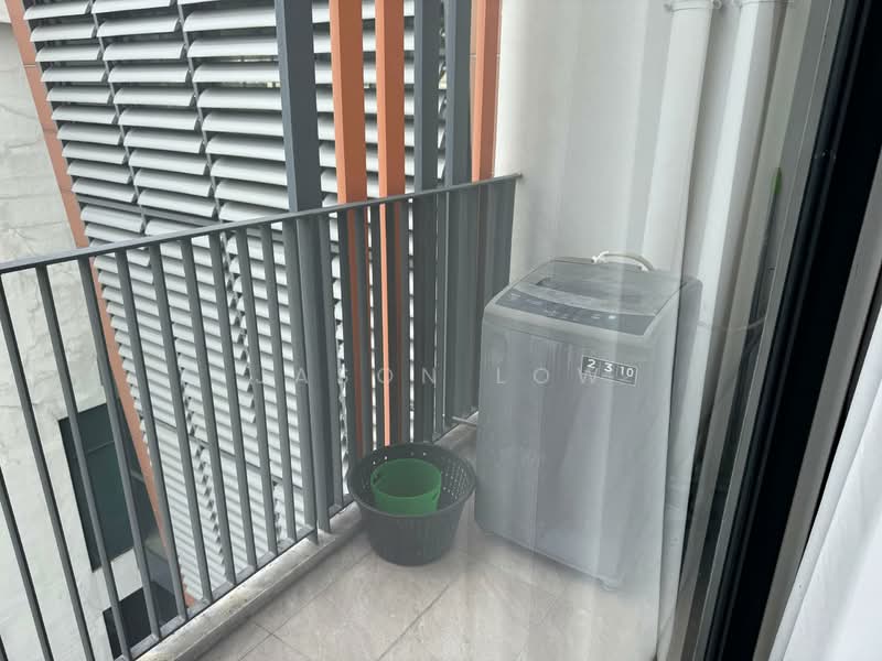 Servis Apartment untuk Disewa di Emporis - Jason Low - Balcony - PropertyGuru.com.my