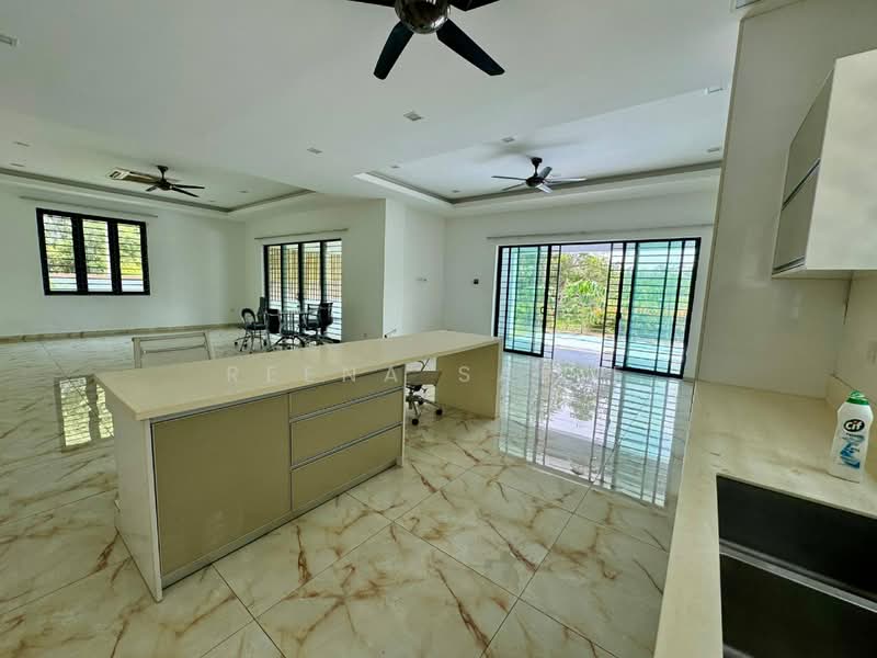 Bungalow for Sale in Shah Alam (Selangor) - Reena Sarif - Living Room - PropertyGuru.com.my