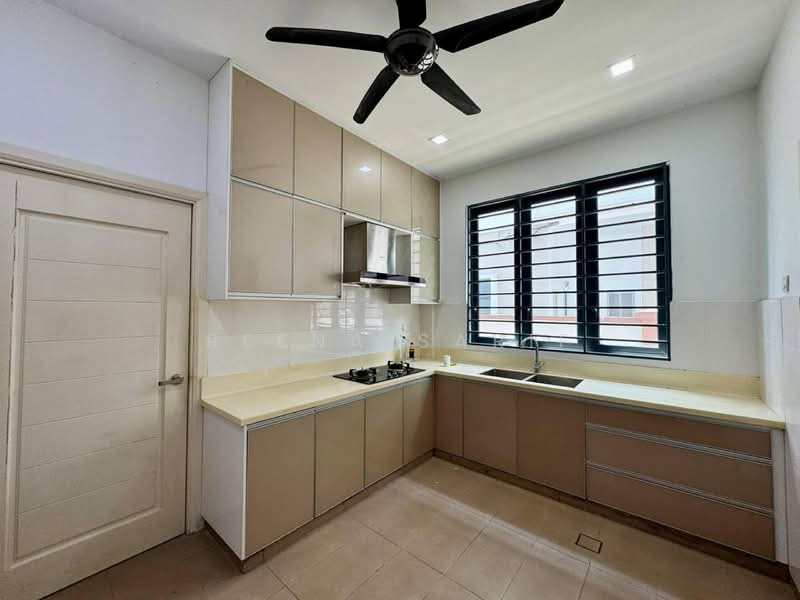 Bungalow for Sale in Shah Alam (Selangor) - Reena Sarif - Kitchen - PropertyGuru.com.my