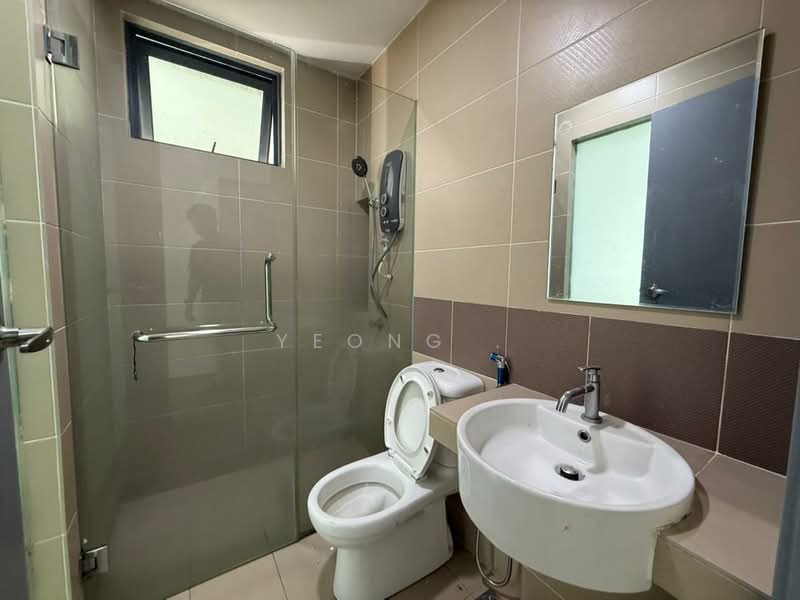 Service Residence for Sale at Amerin Residence - Yeong . - Bathroom - PropertyGuru.com.my