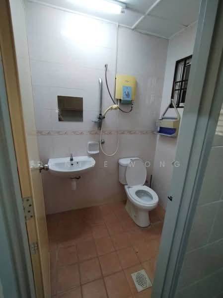 Rumah Teres 2.5 Tingkat untuk Dijual di Taman Usahawan (Kepong) - Denise Wong - Bathroom - PropertyGuru.com.my