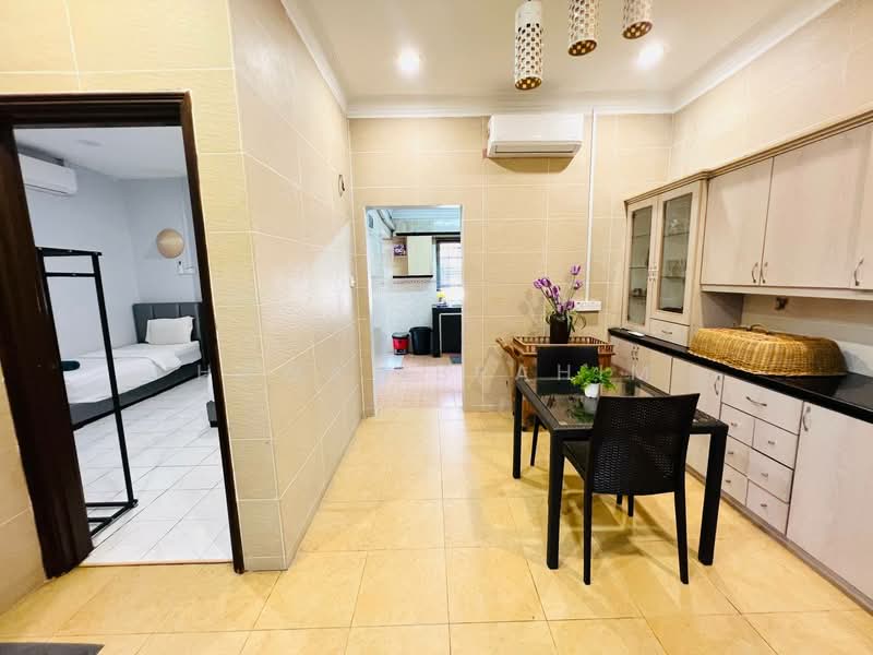 Rumah Teres 2 Tingkat untuk Dijual di Seksyen 5 (Kota Damansara) - Hawa Ibrahim - Bedroom - PropertyGuru.com.my