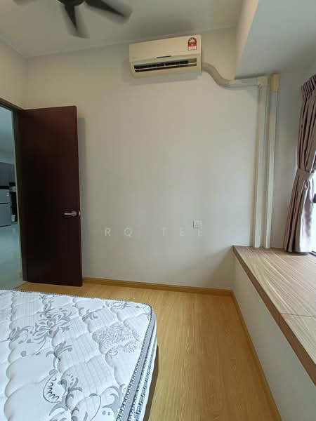 Condominium for Rent at Bay Laurel @ Country Garden Danga Bay - RQ Tee - Bedroom - PropertyGuru.com.my