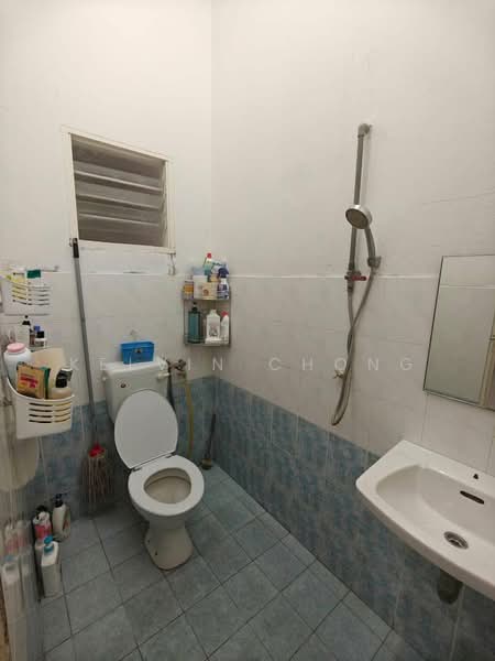 2-storey Terraced House for Rent in Taman Menglembu Timur (Menglembu) - Kelvin Chong - Bathroom - PropertyGuru.com.my