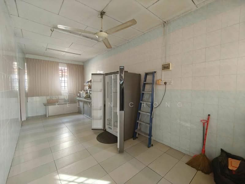 2-storey Terraced House for Rent in Taman Menglembu Timur (Menglembu) - Kelvin Chong - Kitchen - PropertyGuru.com.my