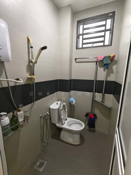 Rumah Teres 2 Tingkat untuk Dijual di Taman Setia Indah (Tebrau) - Chrisanna Ong - Bathroom - PropertyGuru.com.my
