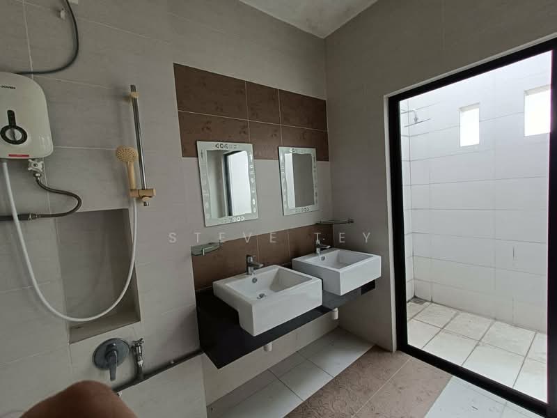Semi-Detached House for Sale in Johor Bahru (Johor) - Steve Tey - Bathroom - PropertyGuru.com.my