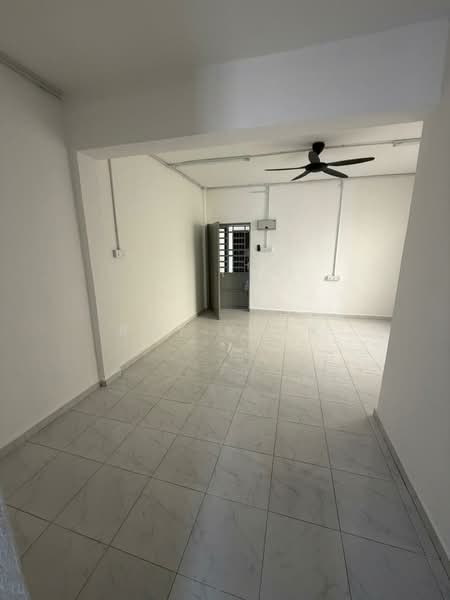 Rumah Flat untuk Disewa di Taman Saujana Permai - Roy Kuak - Interior - PropertyGuru.com.my