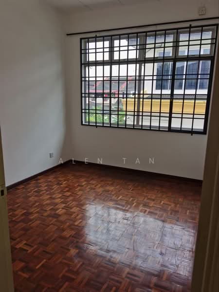 For Rent - Lima Kedai