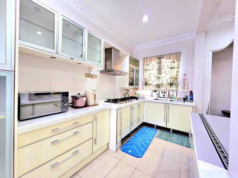 Semi-Detached House for Sale in D'Kayangan (Shah Alam) - Yazila Sulaimi - Kitchen - PropertyGuru.com.my
