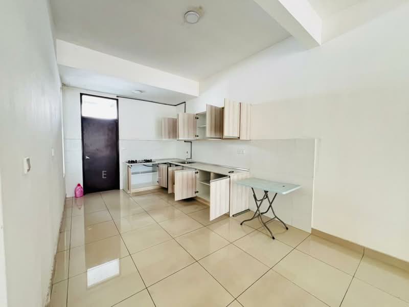 2-storey Terraced House for Sale in Rawang (Selangor) - Evelyn Khoo - Kitchen - PropertyGuru.com.my