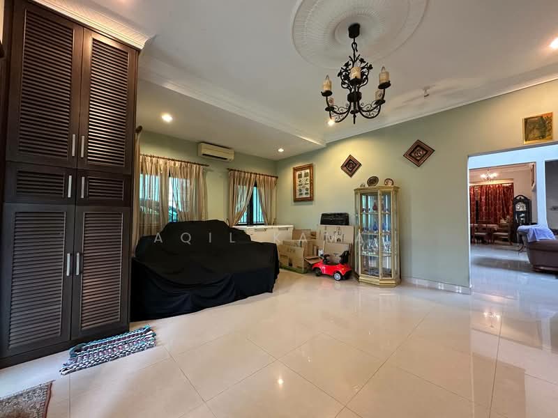 Bungalow for Sale in Usj 17 (Subang Jaya) - Aqil Kamal - Living Room - PropertyGuru.com.my
